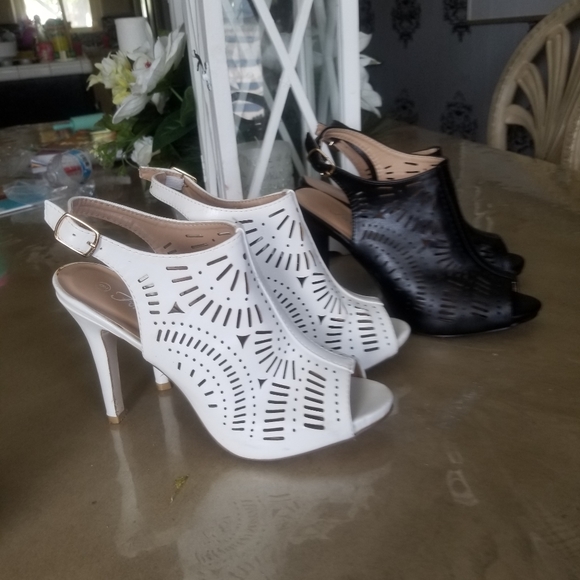 Bundle of white and black heels size 9 - Picture 1 of 8